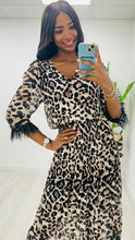 Load image into Gallery viewer, Leopard Feathers Sleeve dress