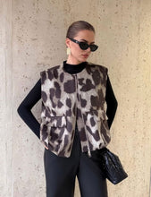 Load image into Gallery viewer, Leopard Gilet