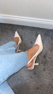 Cream pointed heel