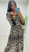 Load image into Gallery viewer, Leopard Feathers Sleeve dress