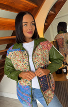 Load image into Gallery viewer, Green quilted jacket leatherette sleeve