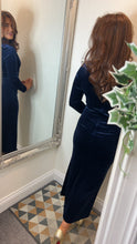 Load image into Gallery viewer, Navy V Neck Midi Dress