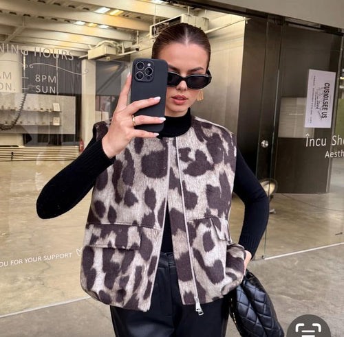 Leopard Gilet