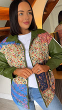 Load image into Gallery viewer, Green quilted jacket leatherette sleeve