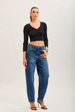 Load image into Gallery viewer, Denim wash barrell tox jeans