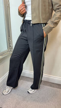 Load image into Gallery viewer, Black &amp; Khaki Jogger