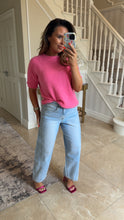 Load image into Gallery viewer, Light wash barrel jeans