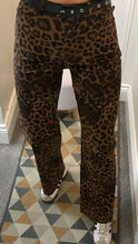 Load image into Gallery viewer, Leopard Stretch Bottoms