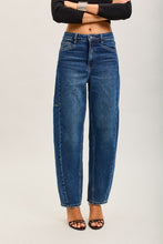 Load image into Gallery viewer, Denim wash barrell tox jeans