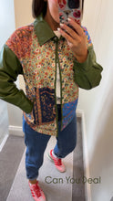 Load image into Gallery viewer, Green quilted jacket leatherette sleeve