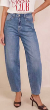 Load image into Gallery viewer, Stone Wash Light Barrell Jeans