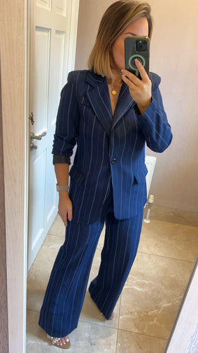 Navy pin suit